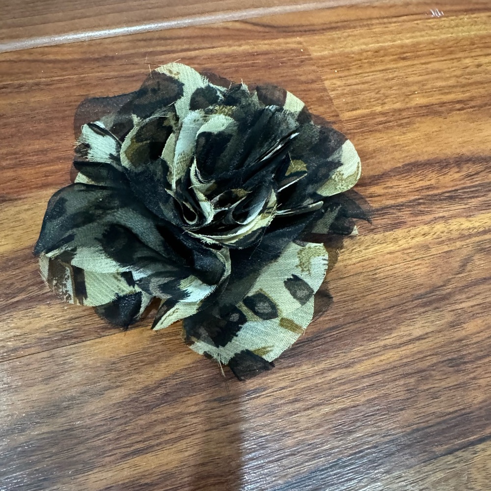 Hair clip- flower